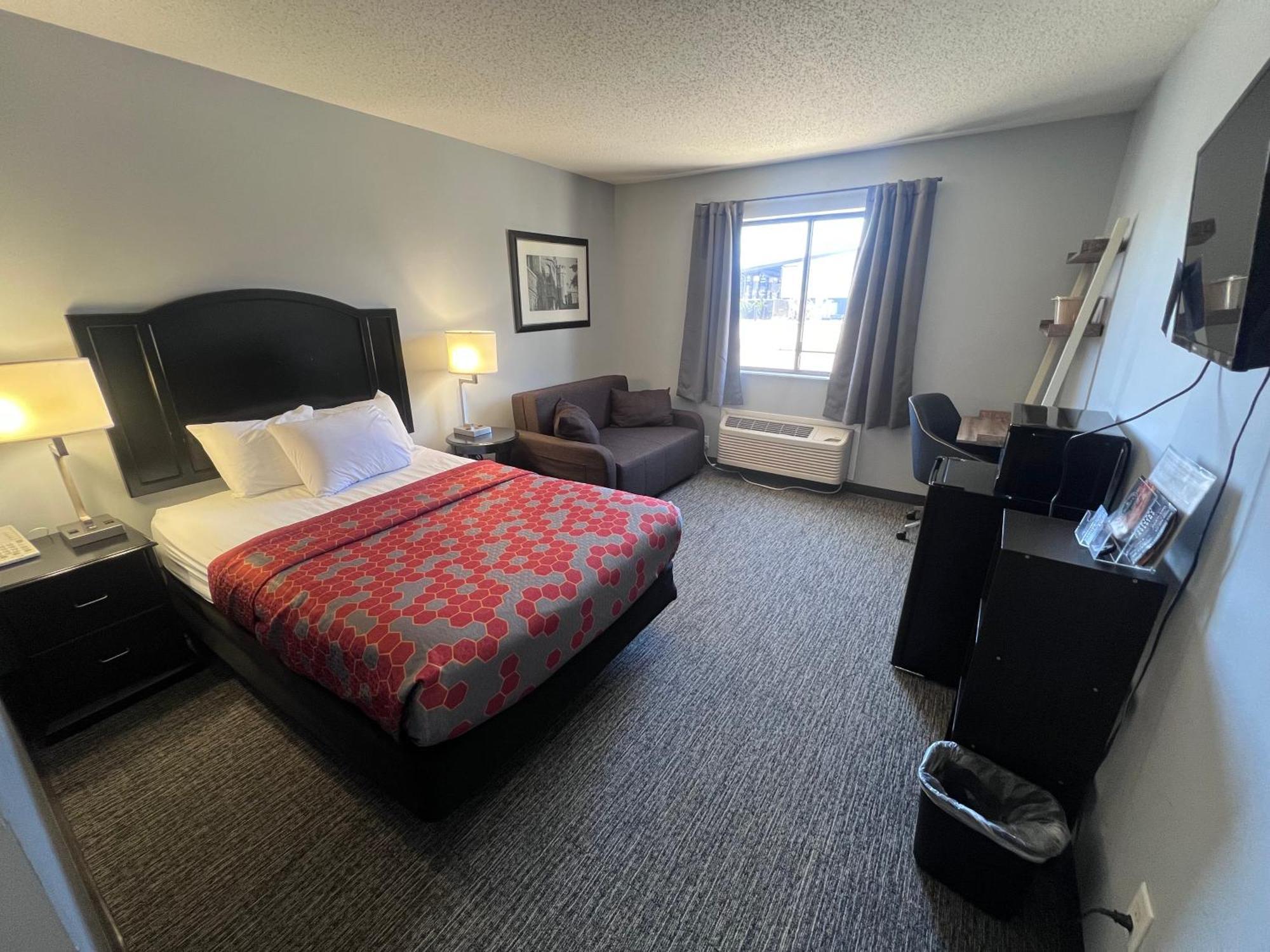 American Inn And Suites Ionia Bagian luar foto