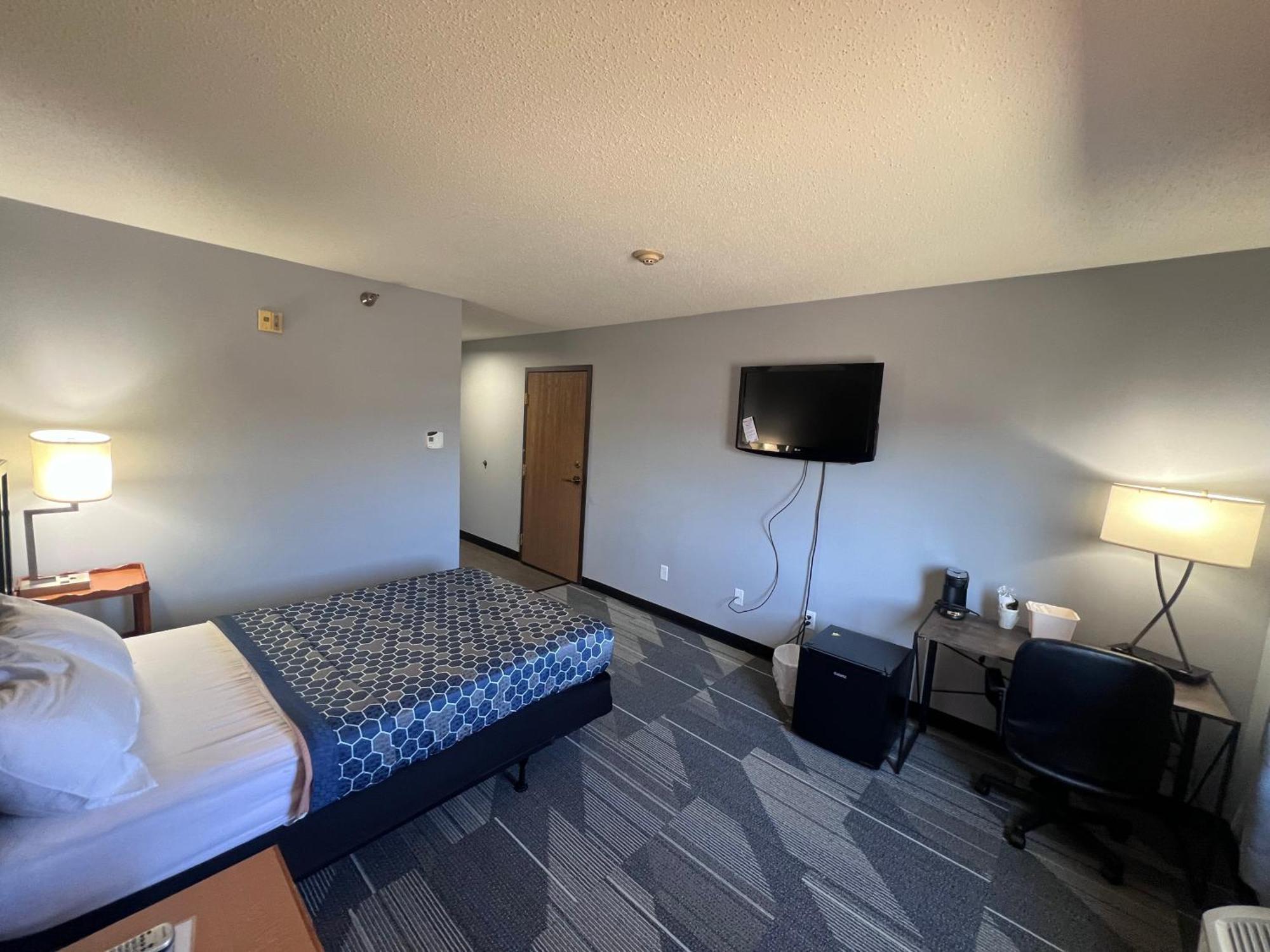 American Inn And Suites Ionia Bagian luar foto