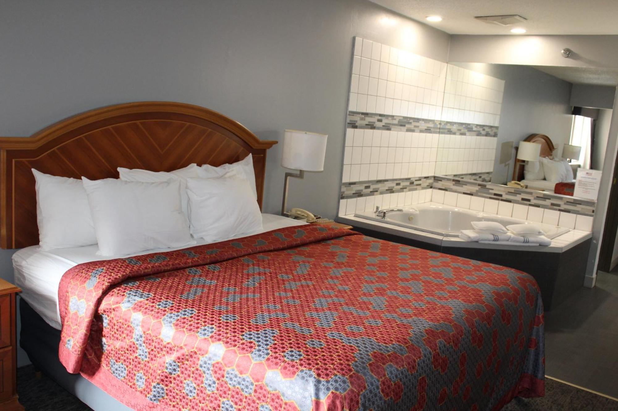 American Inn And Suites Ionia Bagian luar foto