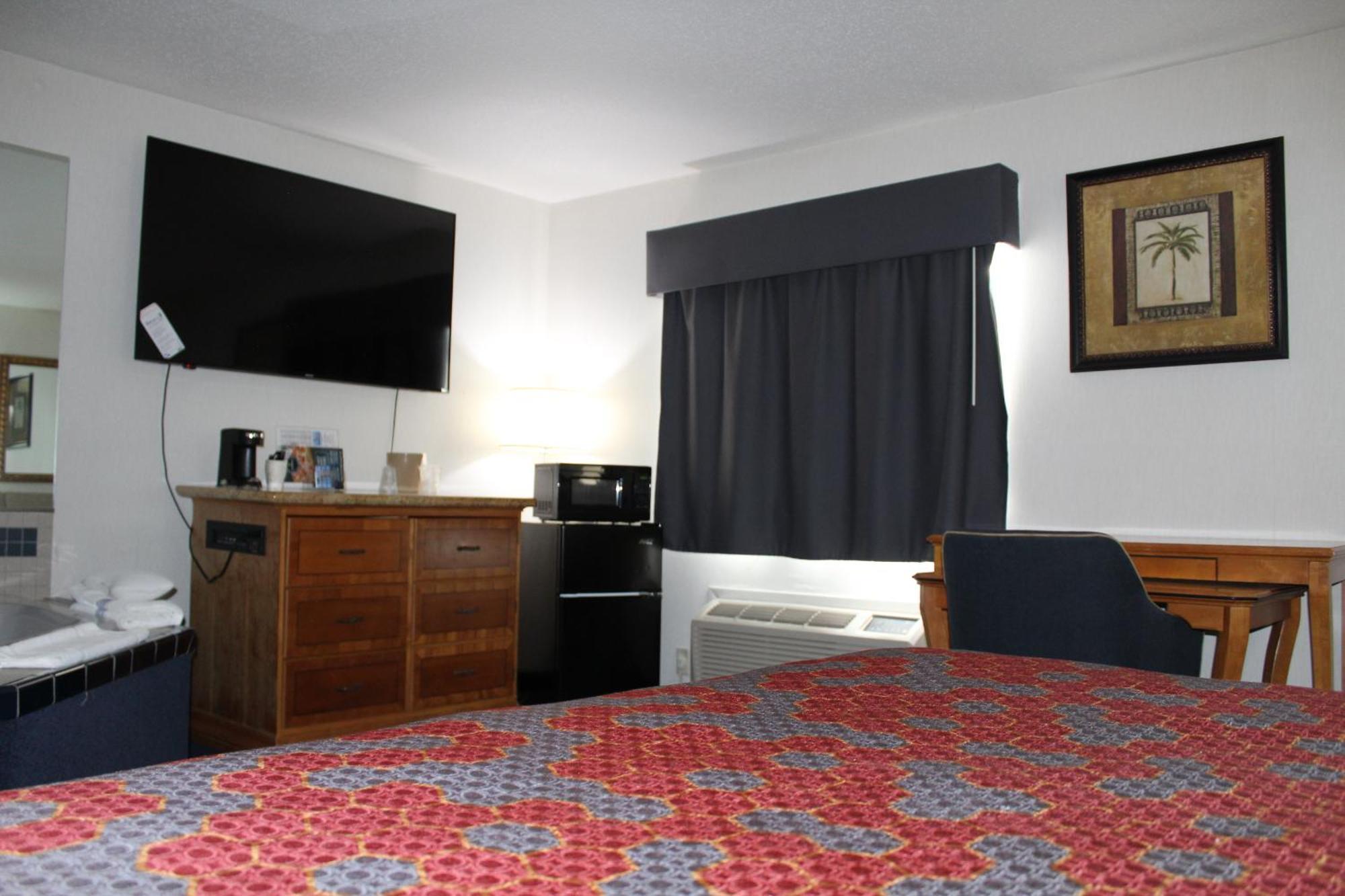 American Inn And Suites Ionia Bagian luar foto