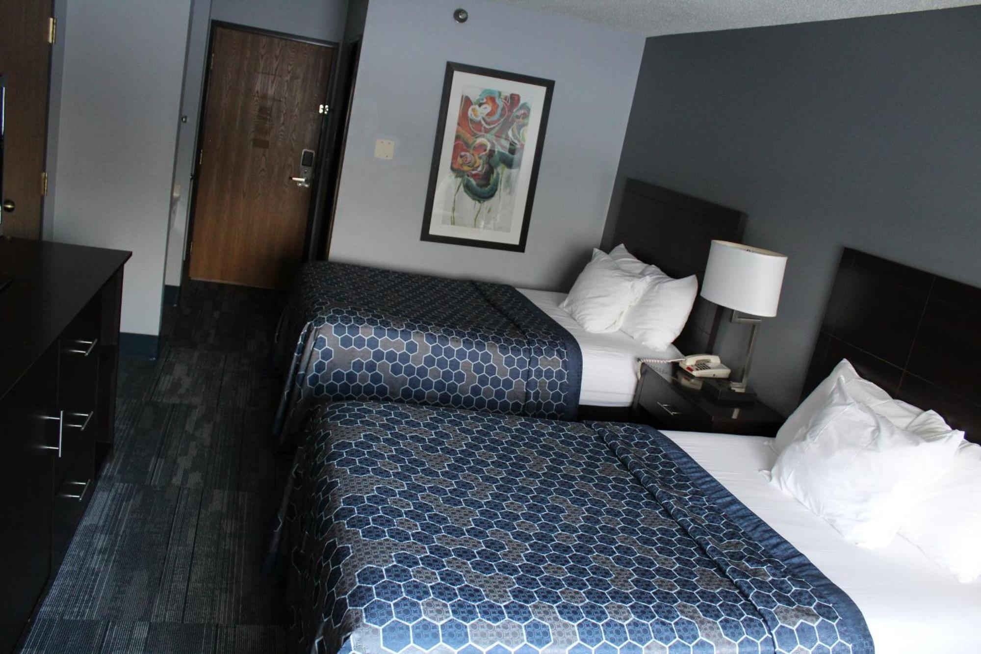 American Inn And Suites Ionia Bagian luar foto
