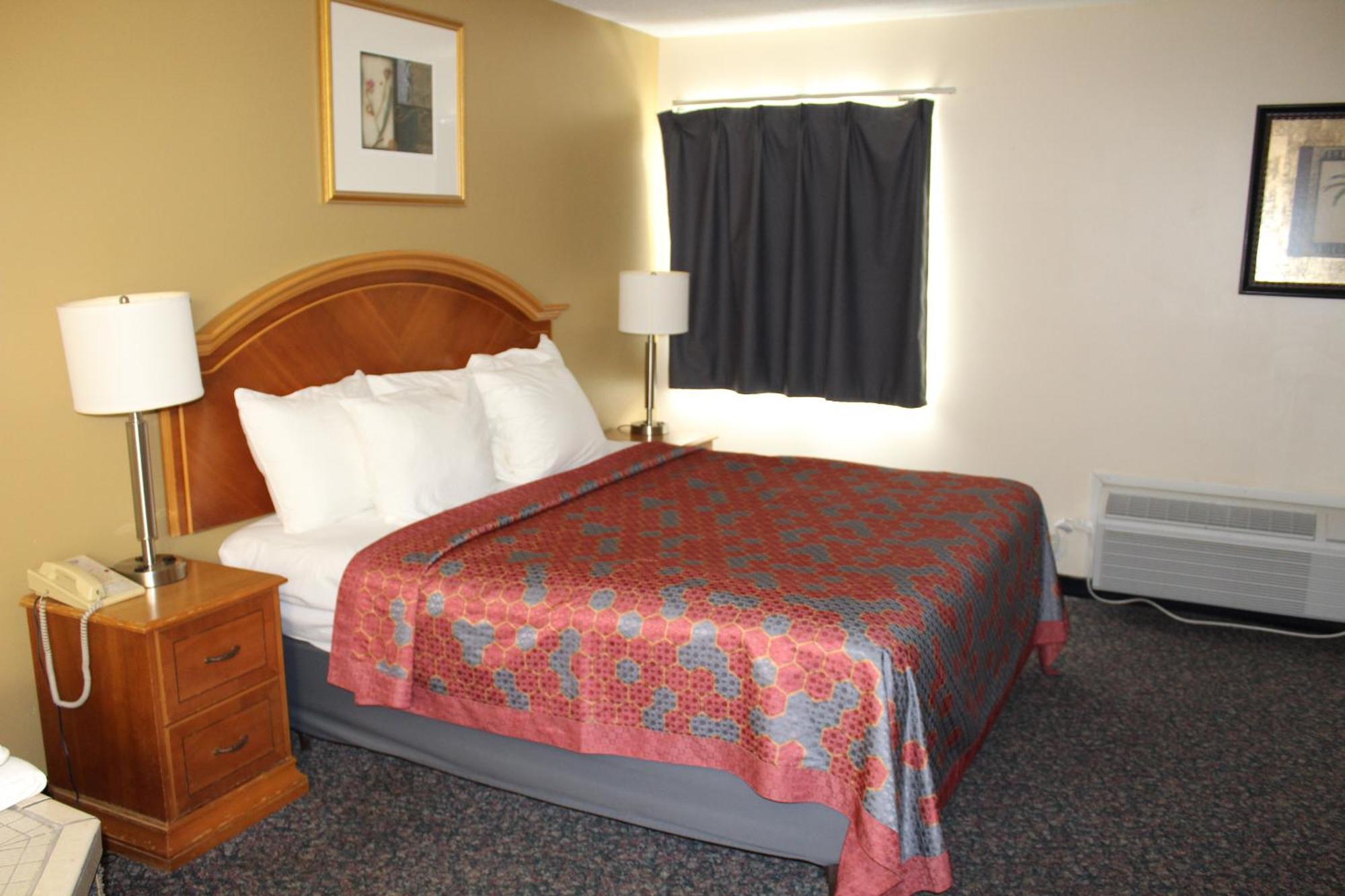 American Inn And Suites Ionia Bagian luar foto