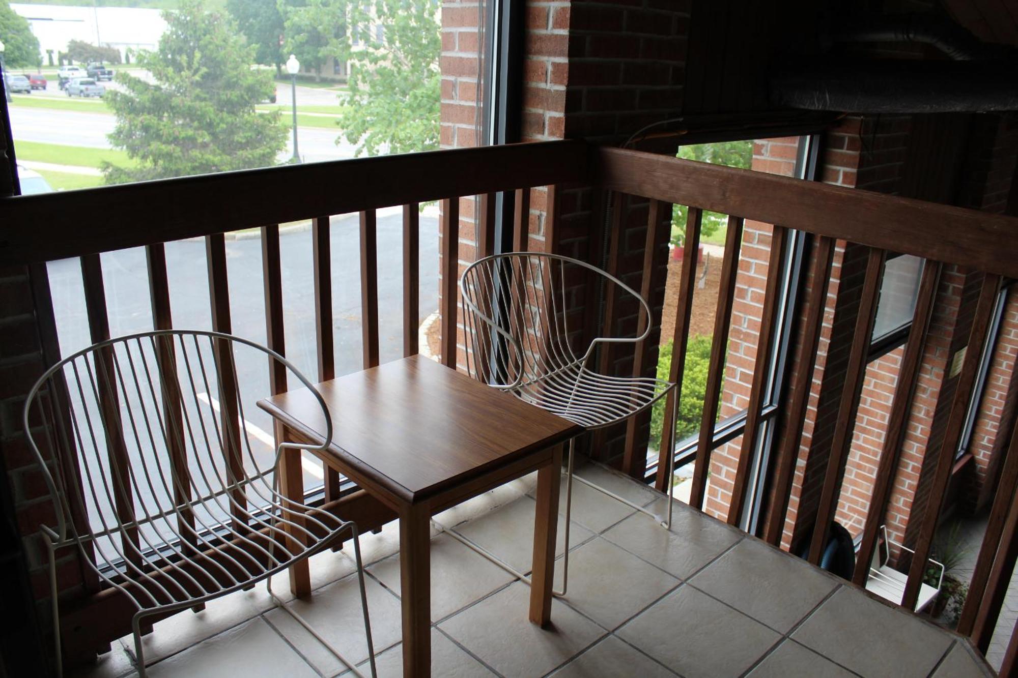 American Inn And Suites Ionia Bagian luar foto