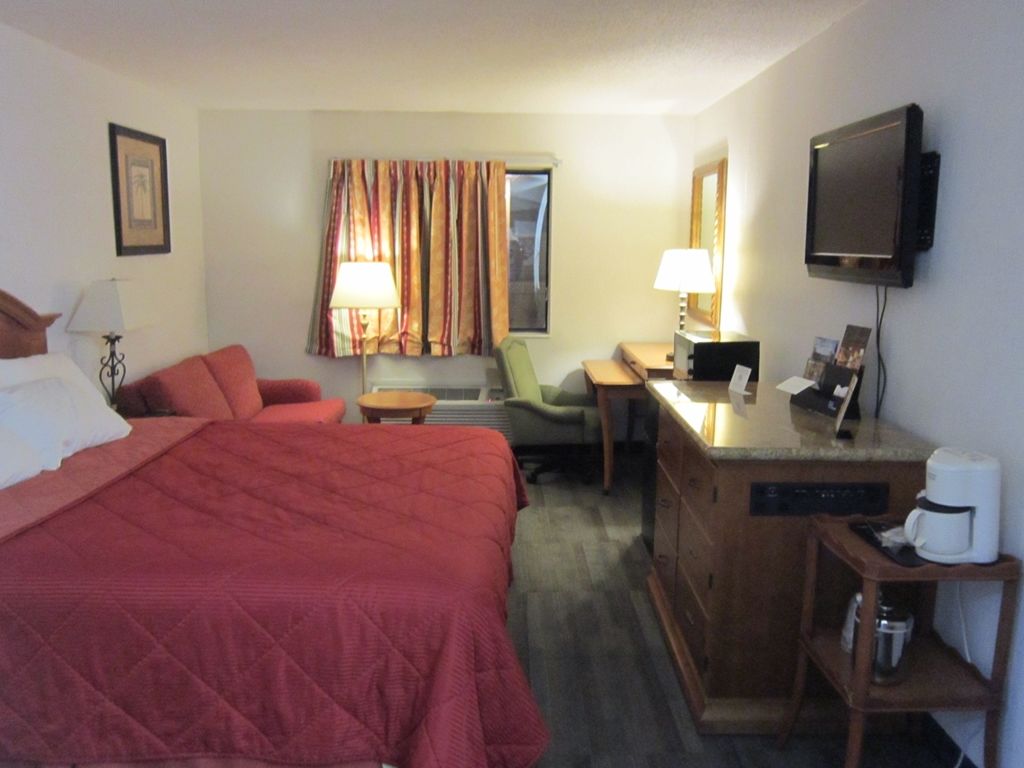 American Inn And Suites Ionia Ruang foto