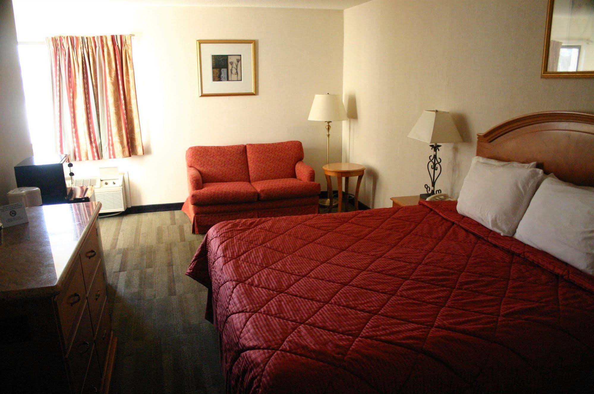 American Inn And Suites Ionia Bagian luar foto